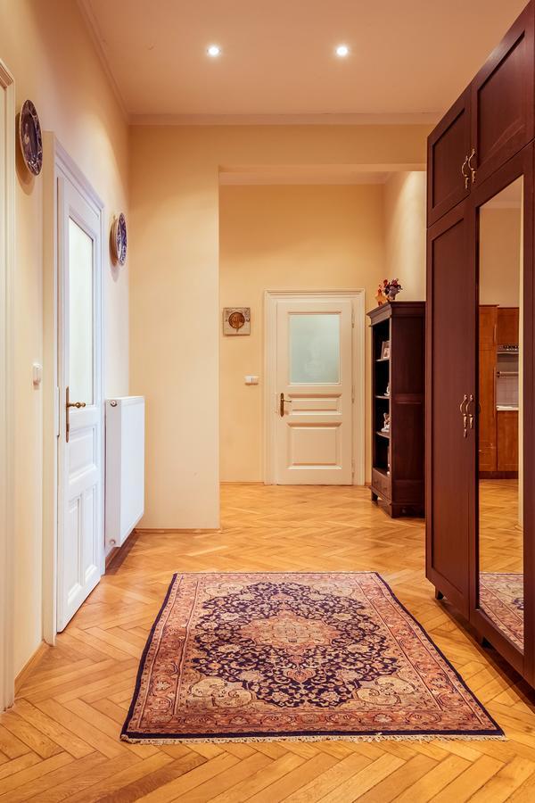 Apartment Vodickova 11 Прага Стая снимка