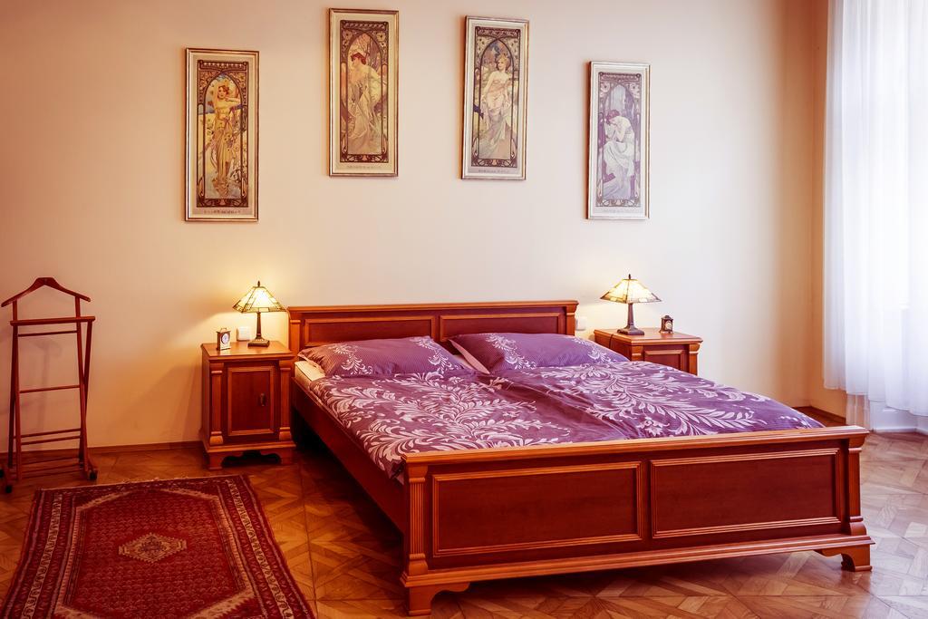 Apartment Vodickova 11 Прага Екстериор снимка